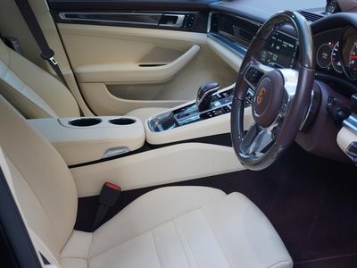 PORSCHE PANAMERA - 8