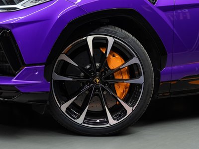 LAMBORGHINI URUS - 7