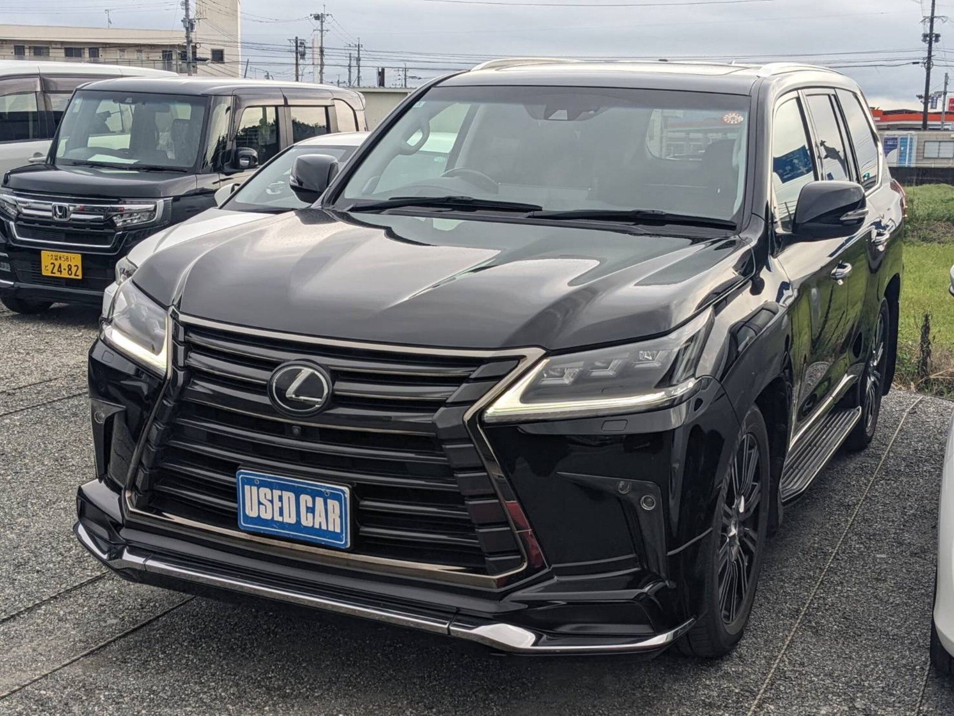 LEXUS LX - View 1