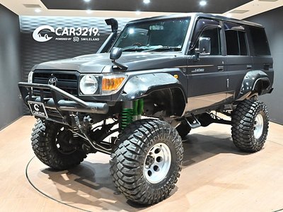 TOYOTA LAND CRUISER 70