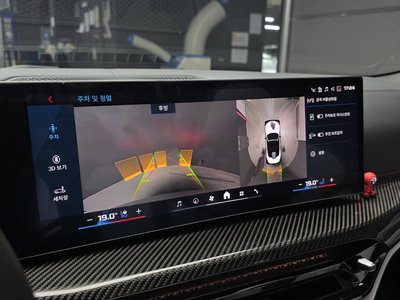 2025 BMW M4 thumbnail 21