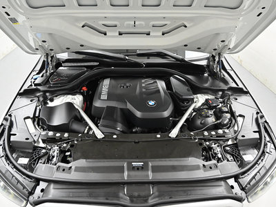 2025 BMW 5 SERIES photo 8