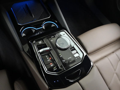 2025 BMW 5 SERIES 缩略图 20