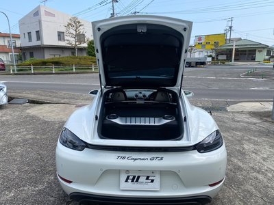 PORSCHE 718 - 9