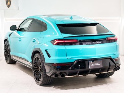 LAMBORGHINI URUS - 6