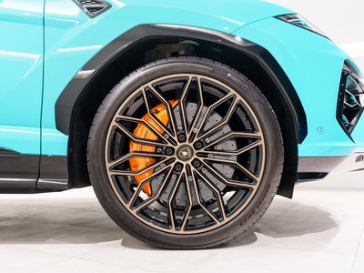 LAMBORGHINI URUS - 9