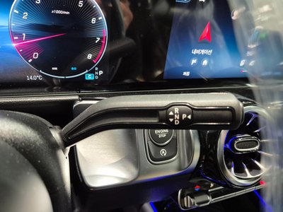 MERCEDES-BENZ GLB - 9