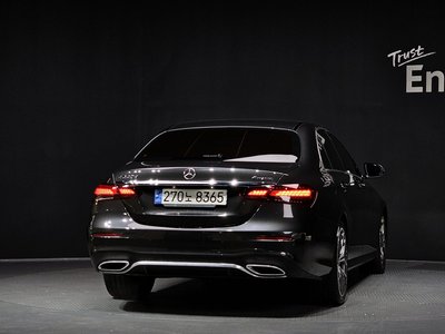 MERCEDES-BENZ E-CLASS - 3