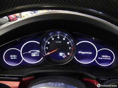 PORSCHE CAYENNE - 8