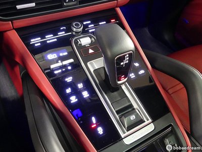 PORSCHE CAYENNE - 9