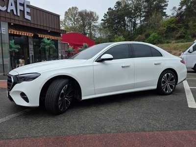 MERCEDES-BENZ E-CLASS - 5