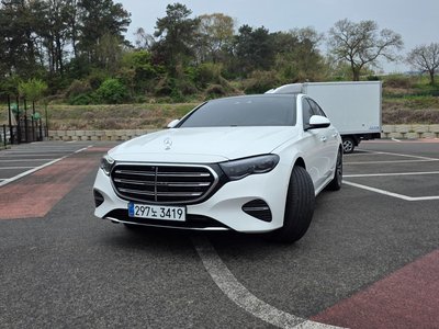 MERCEDES-BENZ E-CLASS - 1