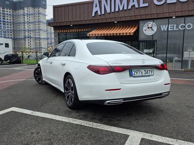 MERCEDES-BENZ E-CLASS - 2