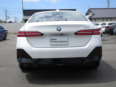2025 BMW 5 SERIES 照片 9