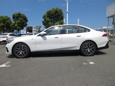 2025 BMW 5 SERIES 照片 7