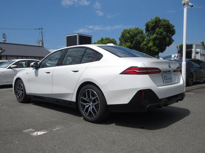 2025 BMW 5 SERIES 照片 8