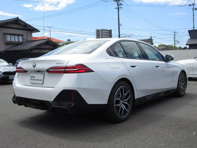 2025 BMW 5 SERIES 照片 10