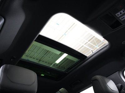 LAND ROVER DEFENDER - 7