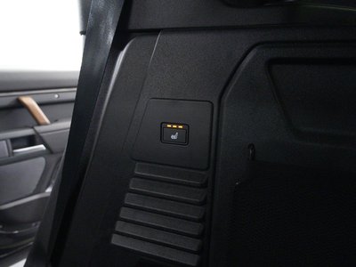 LAND ROVER DEFENDER - 6