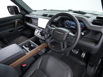 LAND ROVER DEFENDER - 10