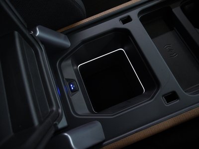 LAND ROVER DEFENDER - 9