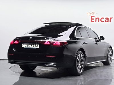 صورة 3 لـ 2024 Mercedes-BENZ E-CLASS