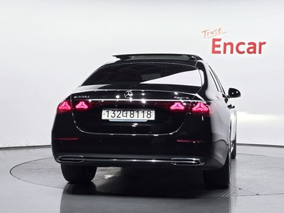 صورة 4 لـ 2024 Mercedes-BENZ E-CLASS