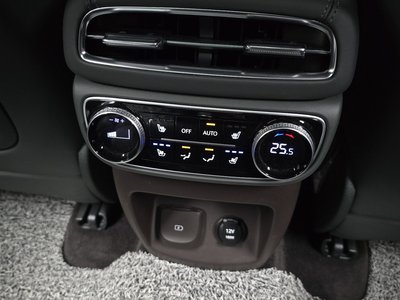 2023 Genesis GV80 thumbnail 33