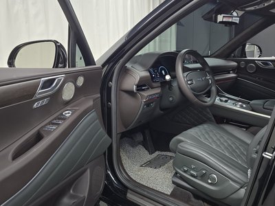 2023 Genesis GV80 thumbnail 13