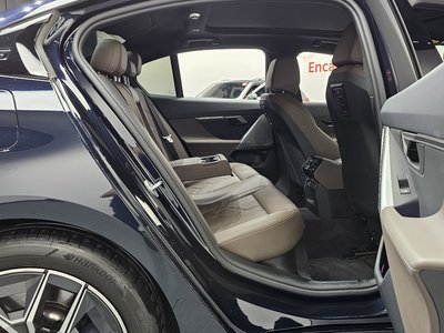 2025 BMW 5 SERIES 缩略图 17