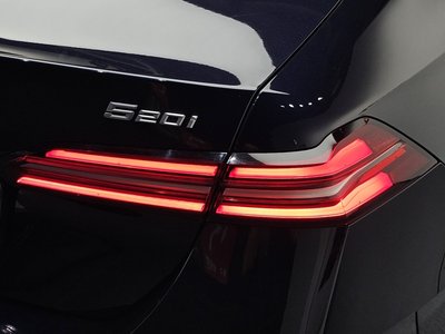 2025 BMW 5 SERIES 照片 10