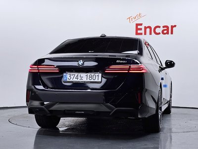 2025 BMW 5 SERIES 照片 3