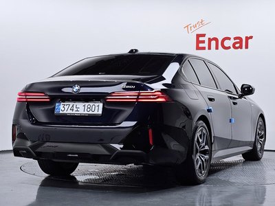 2025 BMW 5 SERIES 照片 4