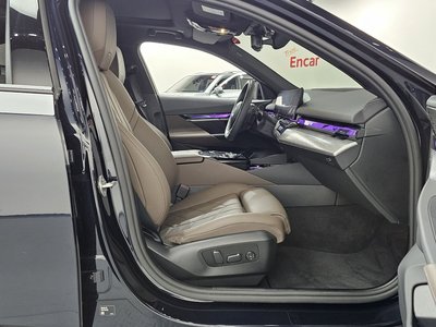 2025 BMW 5 SERIES 缩略图 16