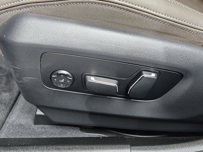 2025 BMW 5 SERIES 缩略图 31