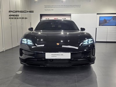 2025 Porsche TAYCAN 照片 2