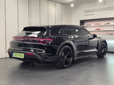 2025 Porsche TAYCAN 照片 4