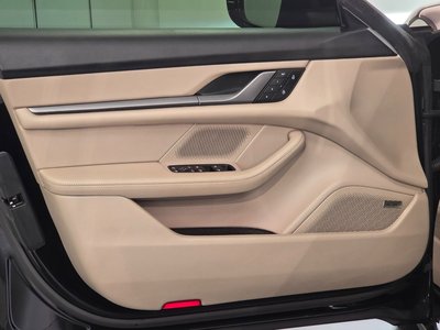 2025 Porsche TAYCAN 照片 10