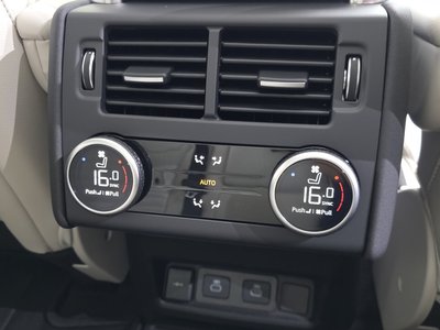 2026 LAND Rover DISCOVERY — миниатюра 18