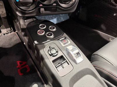 2021 ALFA Romeo 4C 缩略图 25