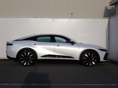 TOYOTA CROWN CROSSOVER - 8