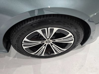 MERCEDES-BENZ E-CLASS - 6