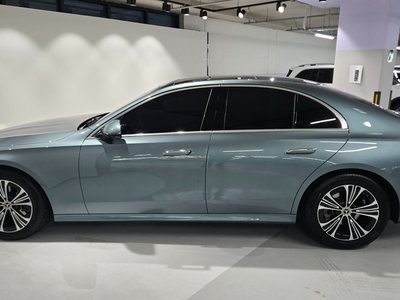 MERCEDES-BENZ E-CLASS - 8
