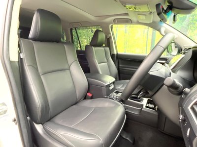 صورة 8 لـ 2023 Toyota LAND CRUISER PRADO