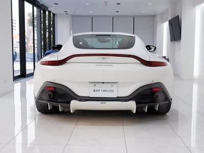 ASTON MARTIN VANTAGE - 10