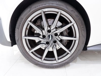 ASTON MARTIN VANTAGE - 9