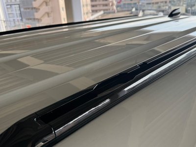 LAND ROVER DEFENDER - 7