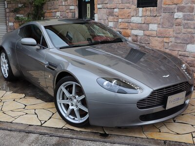 ASTON MARTIN V8