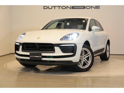 PORSCHE MACAN - 1