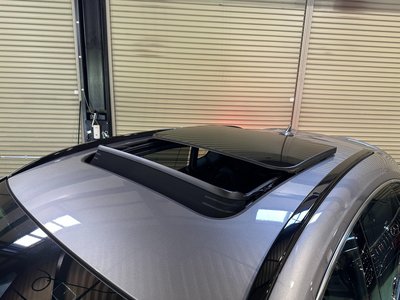 2021 Maserati LEVANTE photo 3